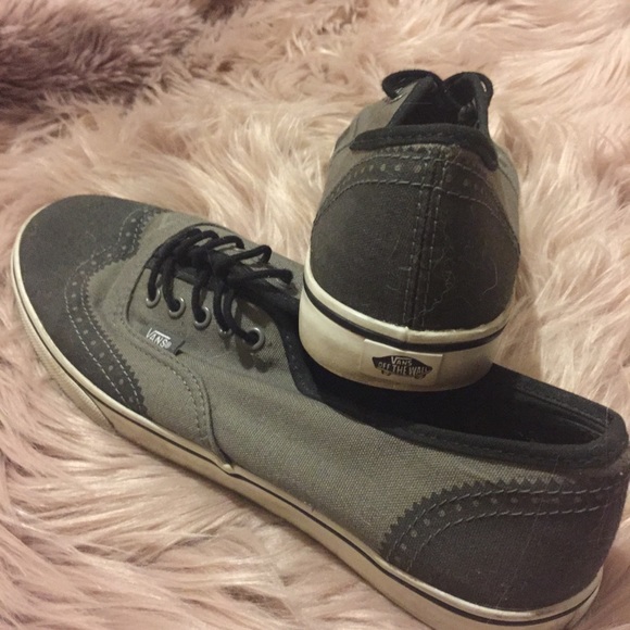 Vans - Picture 2 of 4